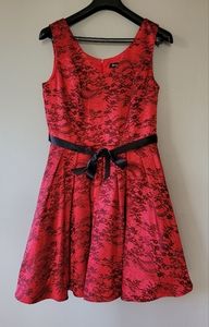 Lace detail party dress